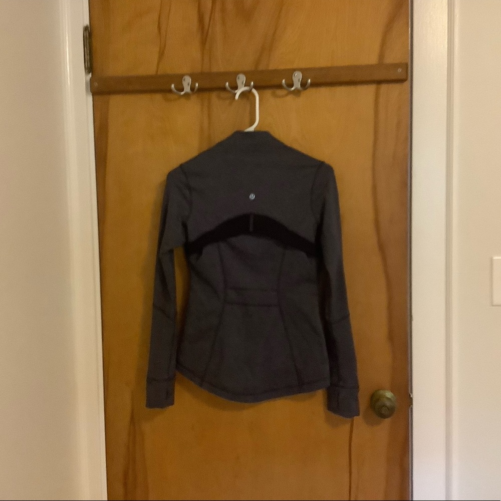 Lululemon Define Jacket, Like New, Size 6 - image 3